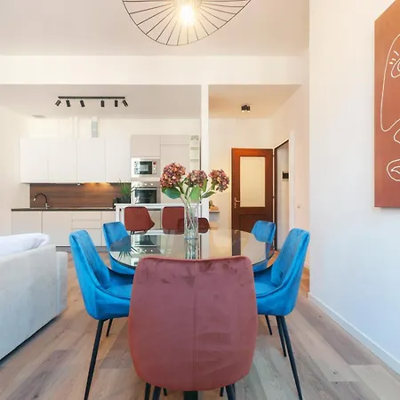 Vittani Palace - The Red Como