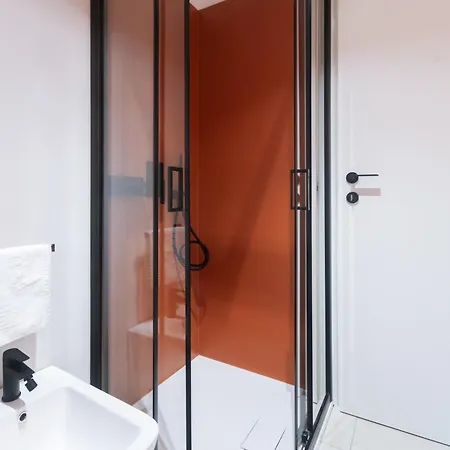 Vittani Palace - The Red アパート コモ