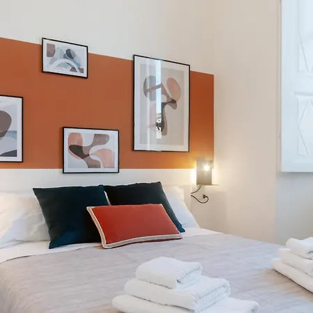 Vittani Palace - The Red Como