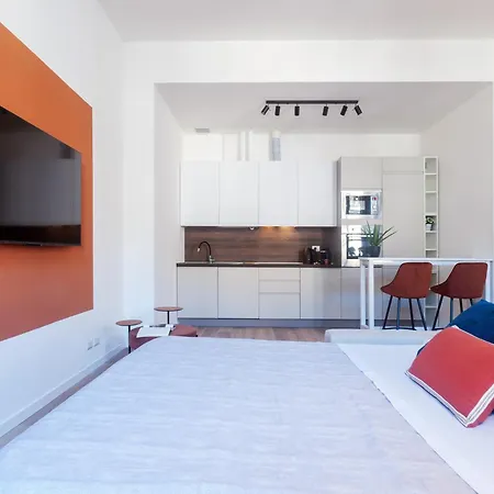 Vittani Palace - The Red Como