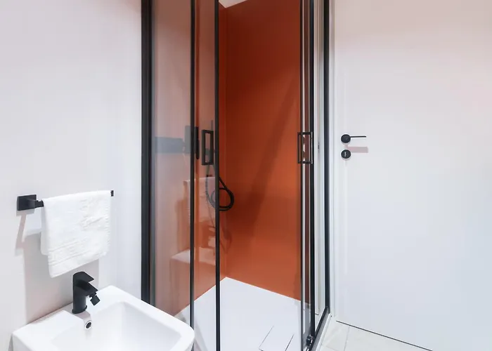 Vittani Palace - The Red Apartman Como