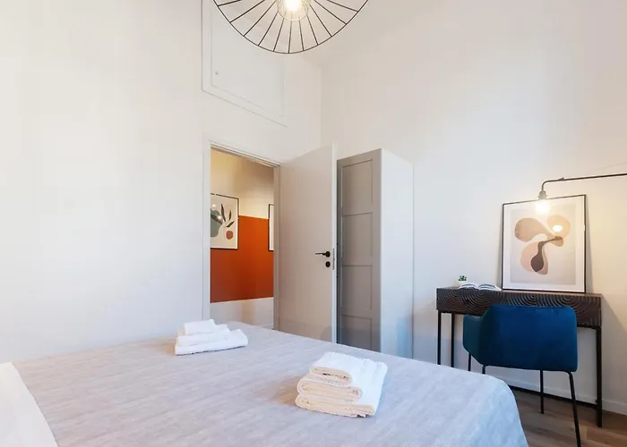 Vittani Palace - The Red Apartman Como