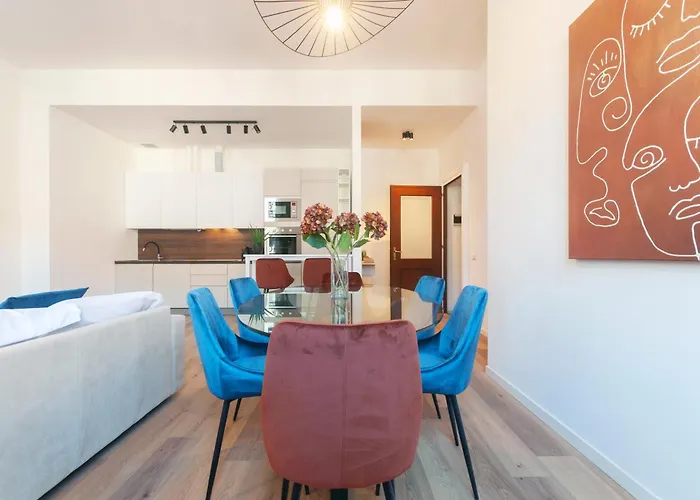 Vittani Palace - The Red Como