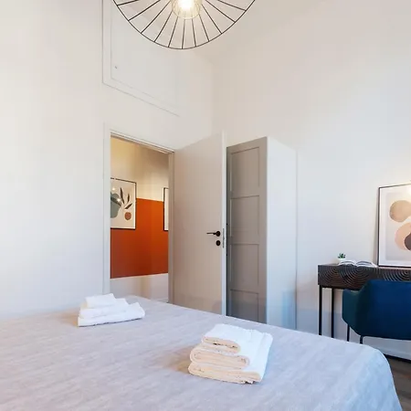 Vittani Palace - The Red Apartman Como